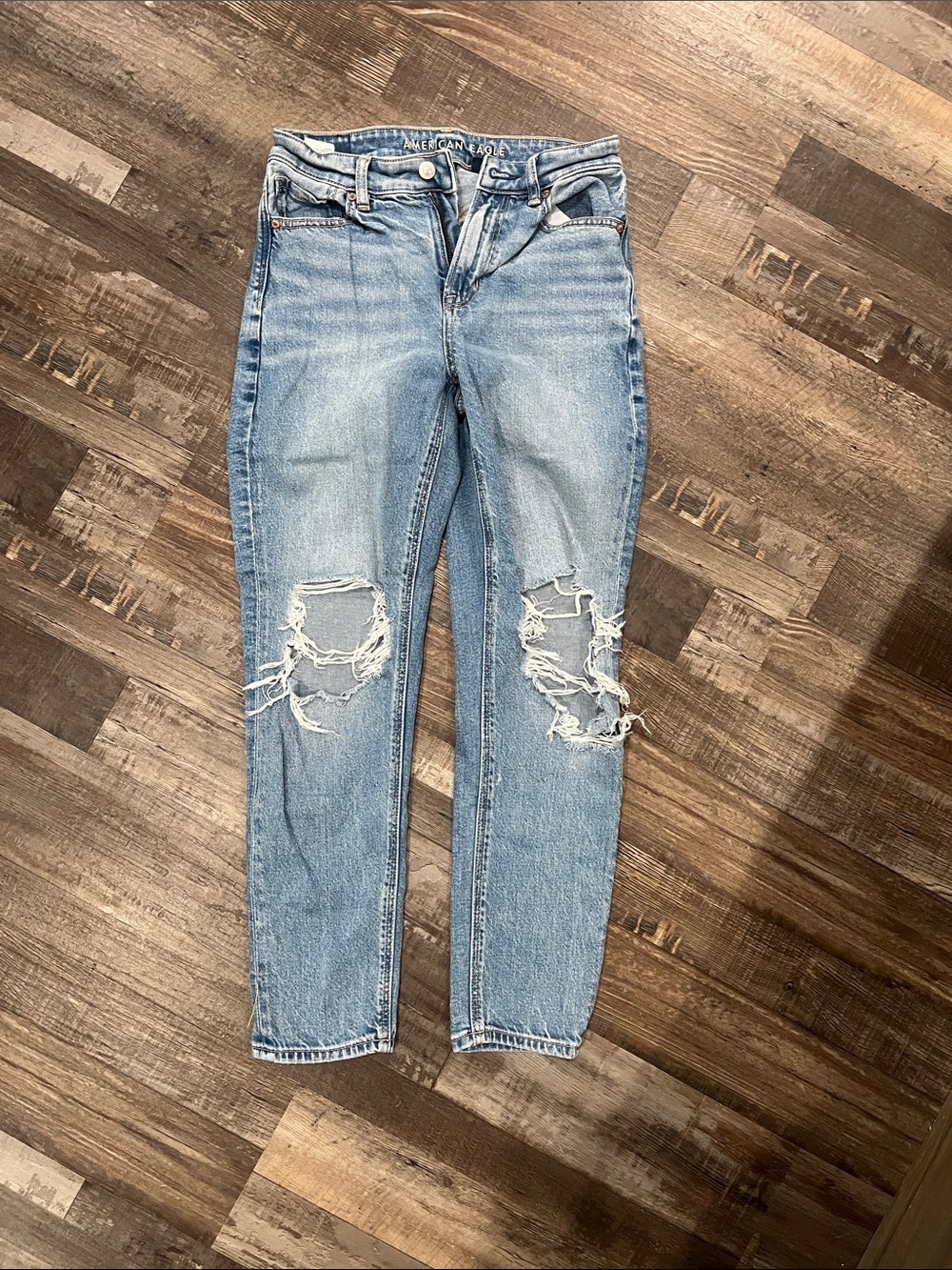 American Eagle Outfitters Light Blue Distressed Boyfriend Jeans